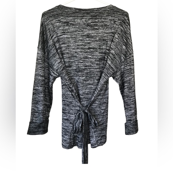 🆕🔥HOST PICK🎉LUCKY BRAND GORGEOUS GRAY WRAP FLARE LONGSLEEVE SEXY&SUPER SOFT - Picture 3 of 16